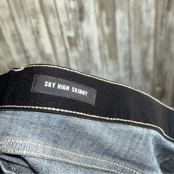 Torrid Sky High Skinny Denim Shorts Size 18 High Rise Stretch Blue Jean Shorts - Picture 6 of 6